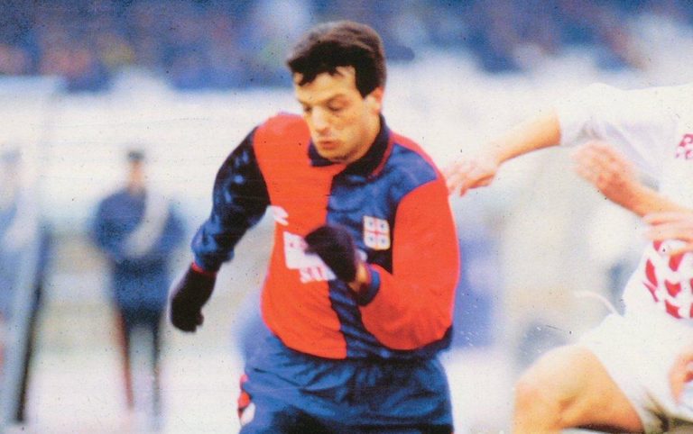 Pepe Herrera con la maglia rossoblù