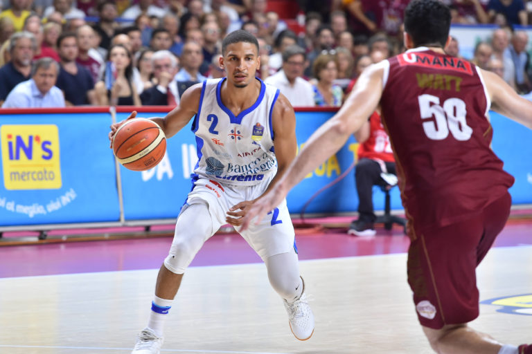 Jaime Smith nella serie contro Venezia in maglia Dinamo | Foto Luigi Canu