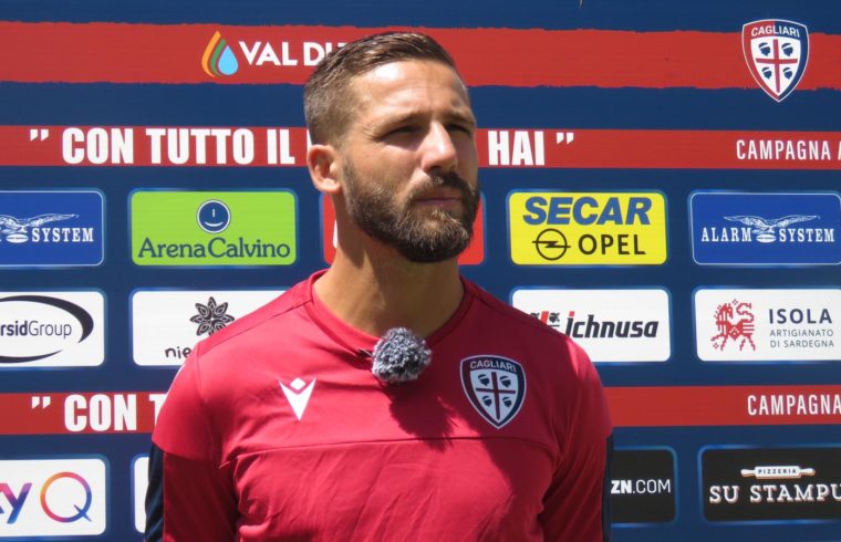 Leonardo Pavoletti in maglia Cagliari