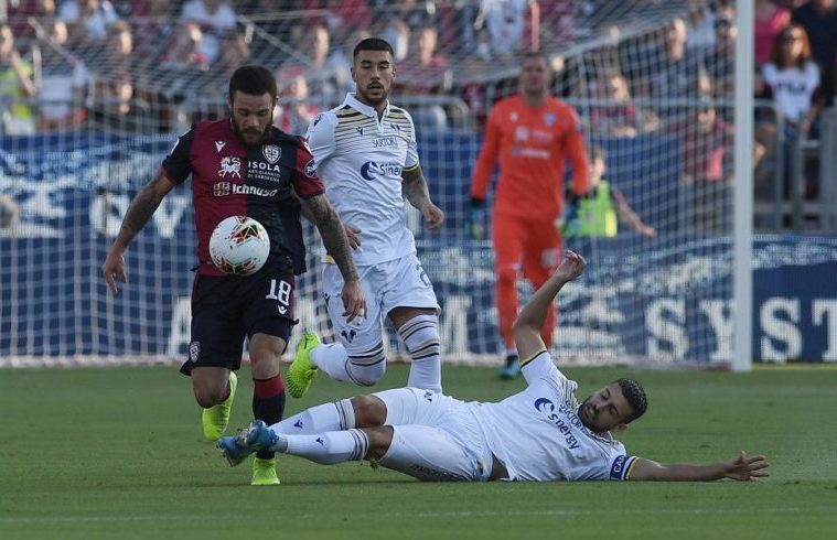 Nahitan Nandez nella sfida col Verona | Foto Emanuele Perrone