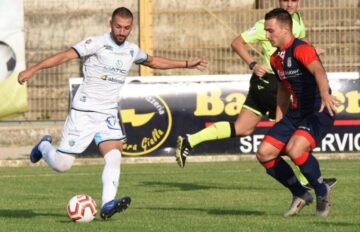 Paolo Palmas in azione contro la Torres | foto Alessandro Sanna