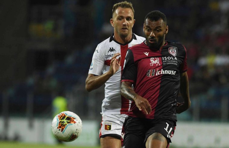 Joao Pedro affronta Criscito in Cagliari-Genoa 2019-20 | Foto Emanuele Perrone