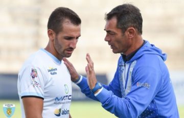 Il veterano Daniele Bianchi col mister Stefano Udassi | Foto di Alessandro Sanna