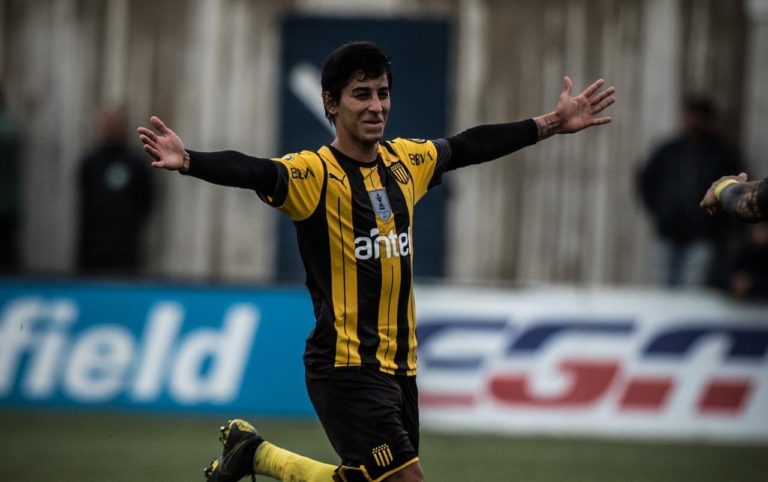 Matias De Los Santos, volante del Penarol