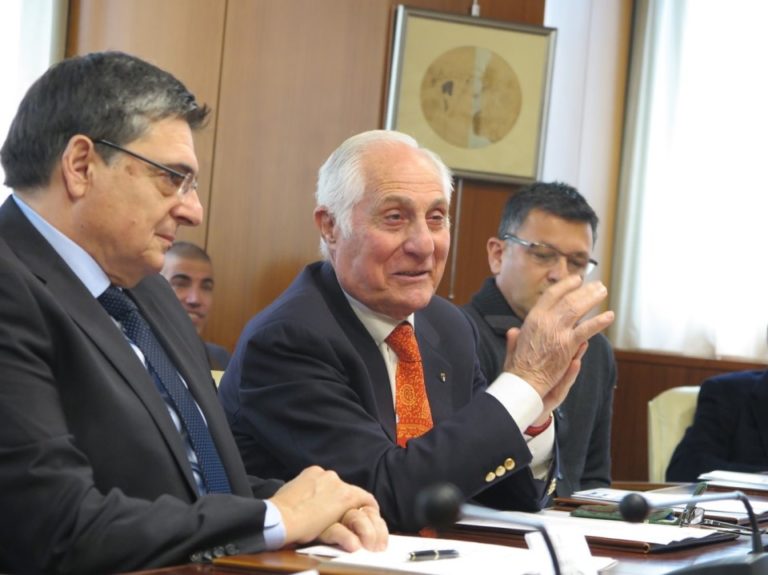 Gianfranco Fara, a destra, insieme a Gianfranco Ganau, ex presidente del Consiglio Regionale