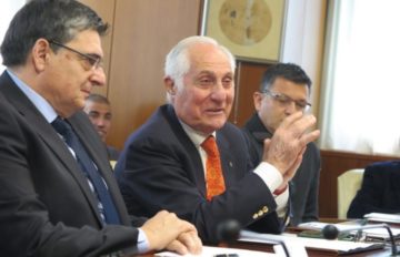 Gianfranco Fara, a destra, insieme a Gianfranco Ganau, ex presidente del Consiglio Regionale