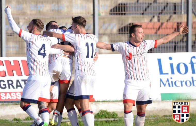 L'esultanza della Torres dopo un gol segnato