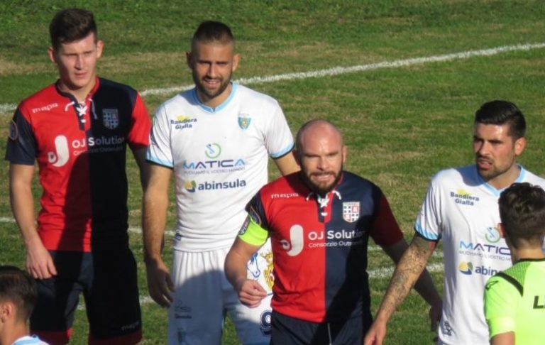 Una fase del derby tra Torres e Latte Dolce