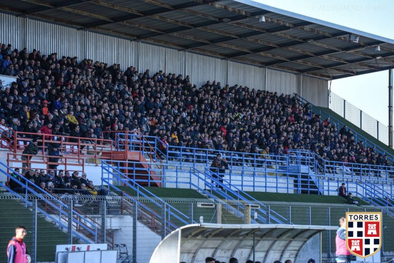 Tribuna dello stadio Vanni Sanna