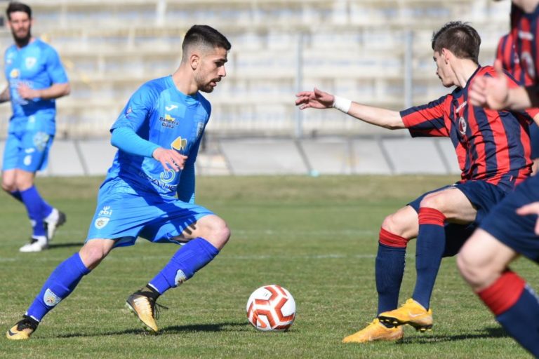 un'immagine del Latte Dolce in campo contro la Turris