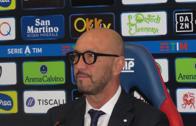 Walter Zenga durante la conferenza di presentazione