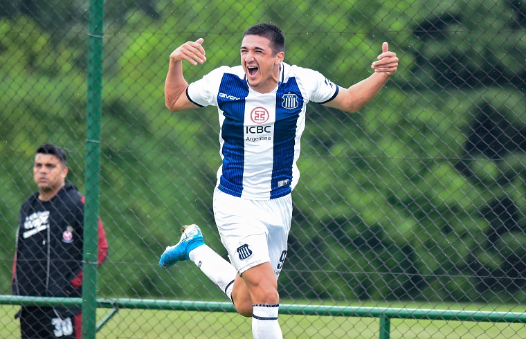 Favio Cabral con la maglia del Talleres