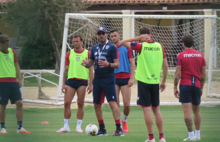 Walter Zenga in allenamento con il Cagliari