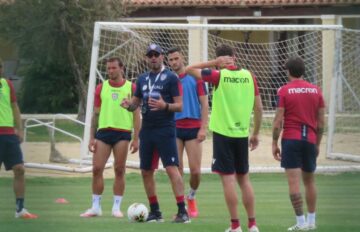 Walter Zenga in allenamento con il Cagliari