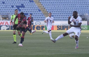 Joao Pedro al tiro in Cagliari-Torino