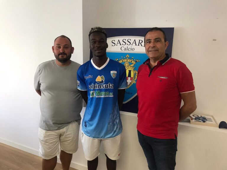 Dudu Kone con il team manager Lello Mela e il direttore generale Adriano Fantoni