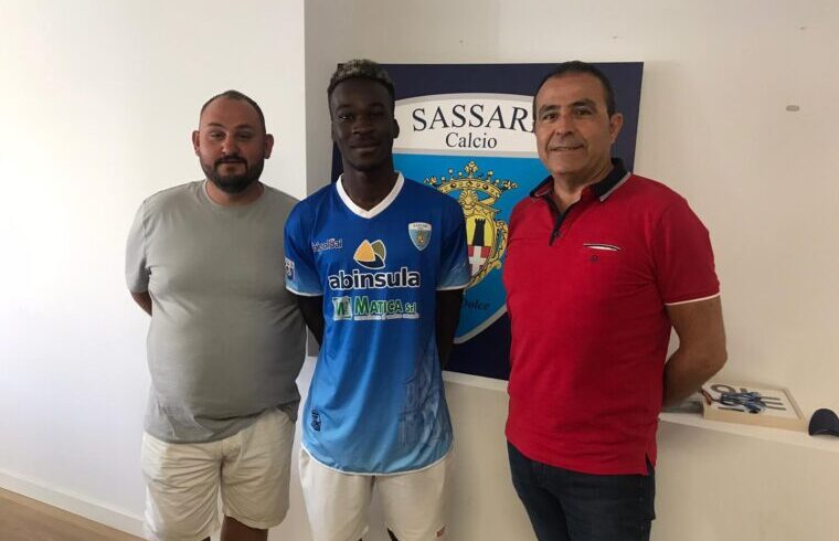 Dudu Kone con il team manager Lello Mela e il direttore generale Adriano Fantoni