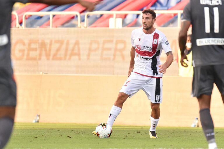 Arthur Ionita contro l'Udinese | Foto Luigi Canu