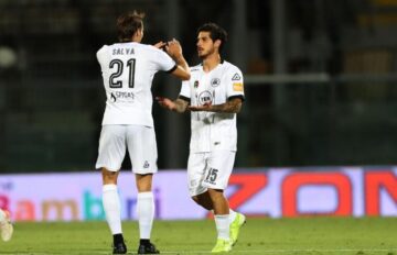 Beppe Mastinu festeggia dopo il gol al Livorno | Foto Spezia Calcio