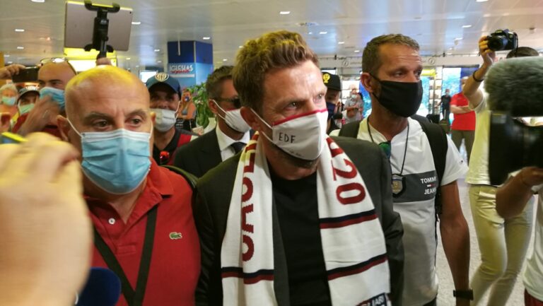 Di Francesco all arrivo di Elmas