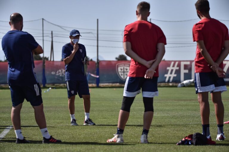 Cagliari in allenamento [foto Cagliari Calcio]