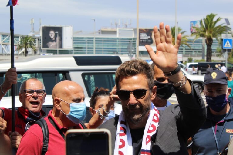 Di Francesco all arrivo di Elmas