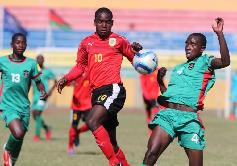 Zito Luvumbo con la maglia della sua Nazionale