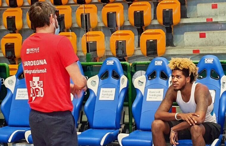 dinamo-sassari-pozzecco-tillman