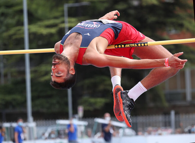 Eugenio Meloni in volo - Foto di Giancarlo Colombo/A.G.Giancarlo Colombo