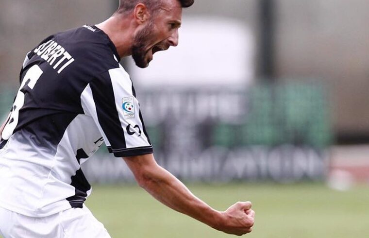 Stefano Guberti con la maglia del Siena