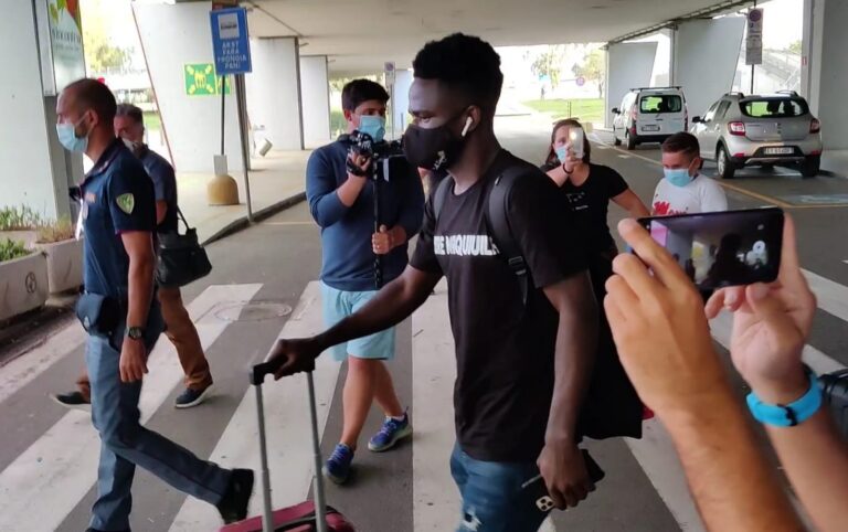 Zito Luvumbo all arrivo di Elmas