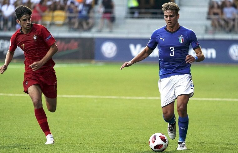 Alessandro Tripaldelli con la maglia della nazionale