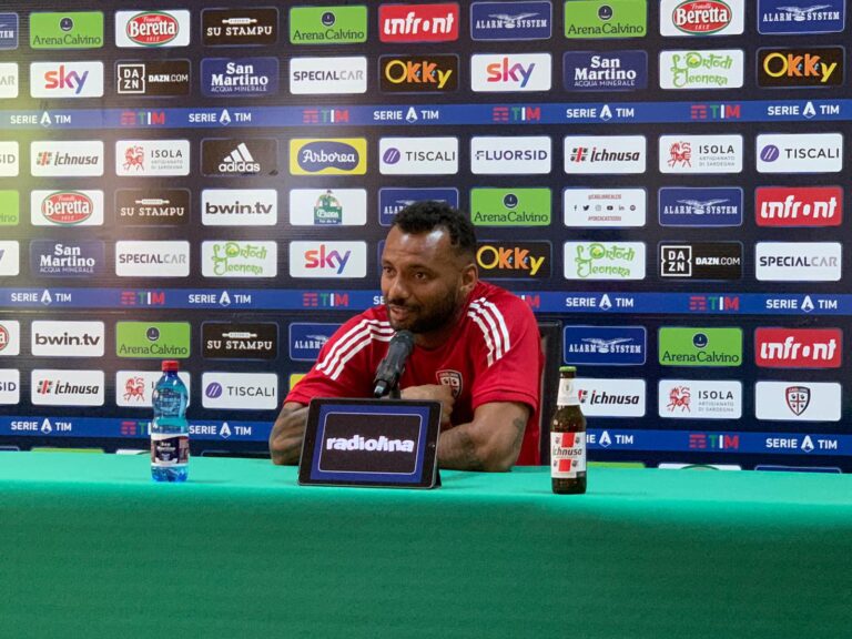 Joao Pedro in conferenza stampa ad Aritzo