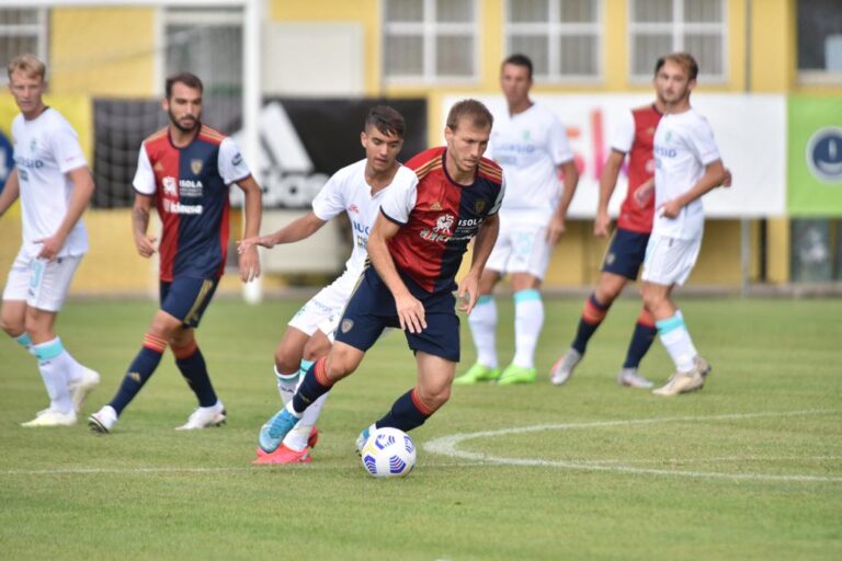 Ragnar Klavan in Cagliari Olbia | Foto Sandro Giordano