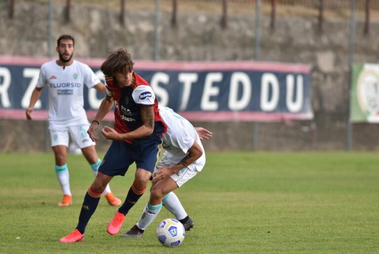 Bruno Conti in amichevole con l'Olbia | Foto Sandro Giordano