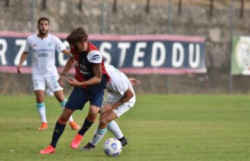 Bruno Conti in amichevole con l'Olbia | Foto Sandro Giordano