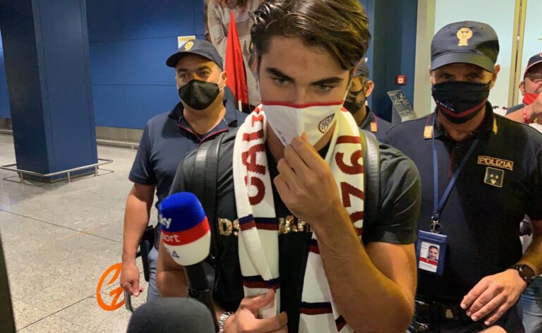 Riccardo Sottil all'arrivo di Cagliari Elmas