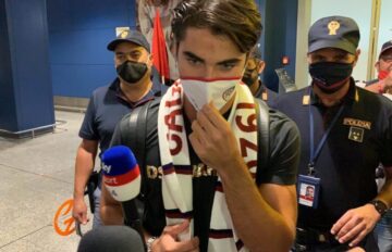 Riccardo Sottil all'arrivo di Cagliari Elmas