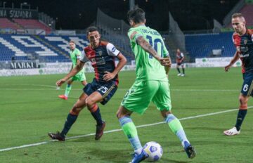 Cagliari in campo contro la Lazio | Foto Emanuele Perrone