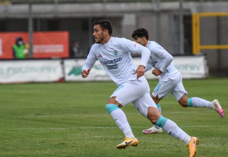 Luca Gagliano, ha sfiorato il gol nel finale con la Pro Patria | Foto Sandro Giordano