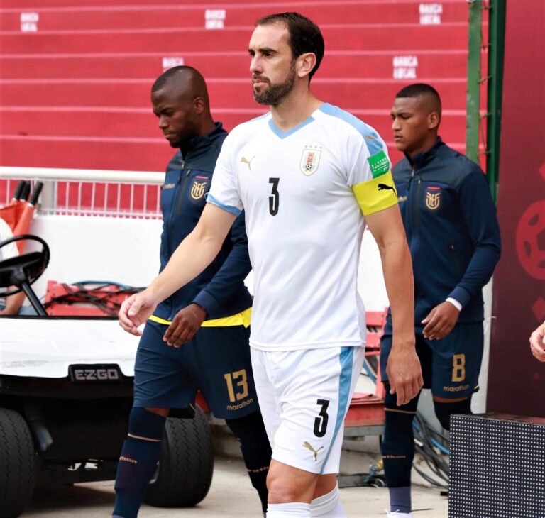 Diego Godin con la maglia dellla Celeste