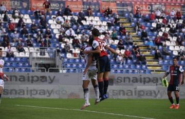 Occasione per Leonardo Pavoletti contro il Crotone | Foto Emanuele Perrone