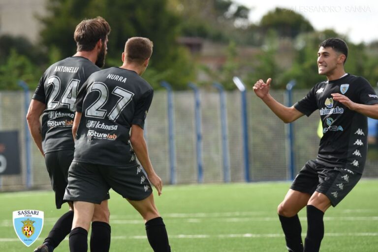 Il Latte Dolce esulta dopo un gol | Foto Alessandro Sanna