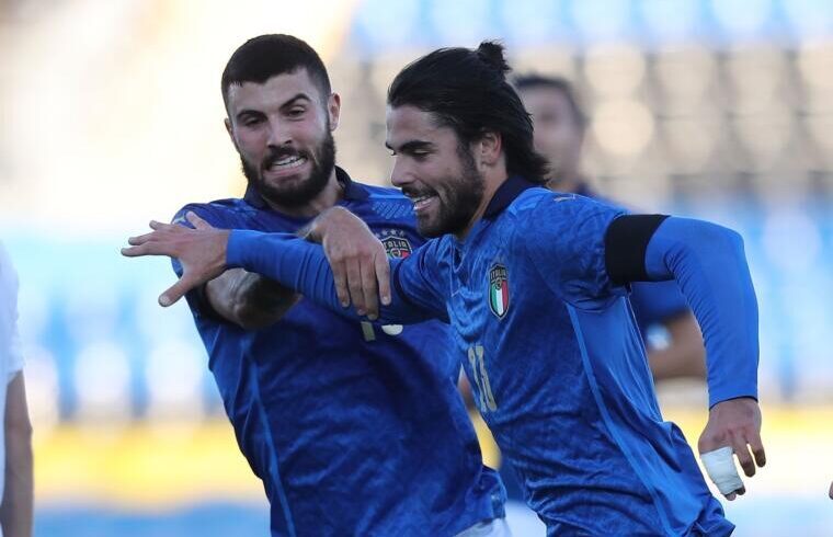 Riccardo Sottil esulta dopo il gol all Irlanda