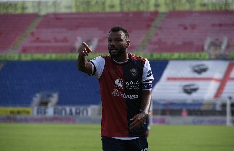 Joao Pedro esulta dopo un gol al Crotone | Foto Emanuele Perrone