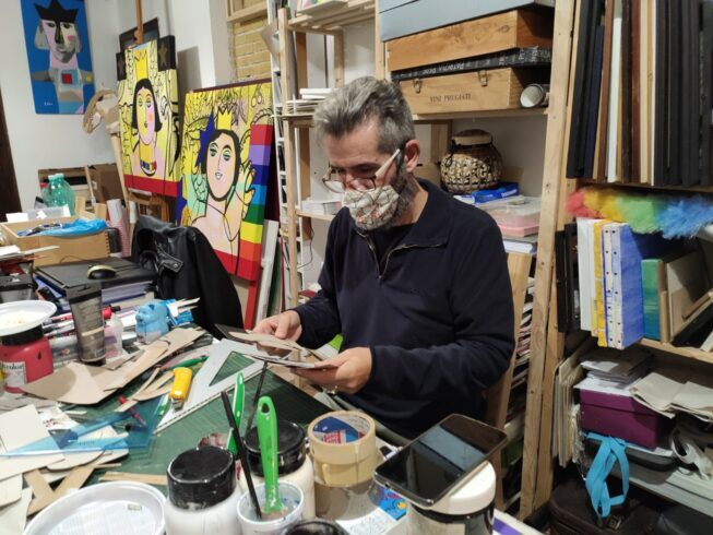 Ibba a lavoro nel suo atelier