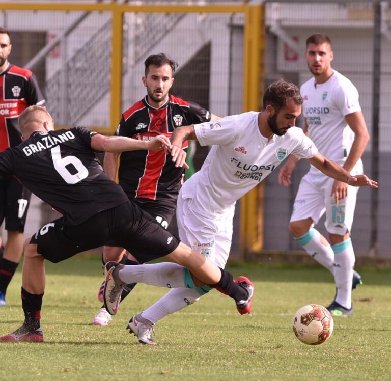 Riccardo Ladinetti contro la Pro Vercelli | Foto Sandro Giordano