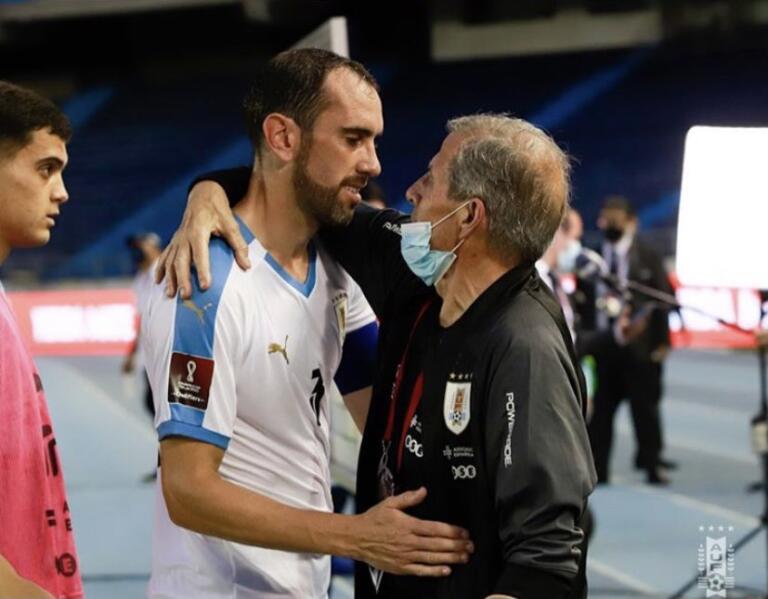 Diego Godin e Oscar Tabarez | Foto Federacion Uruguay