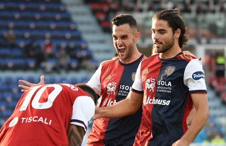 Esultanza Lykogiannis in maglia Cagliari