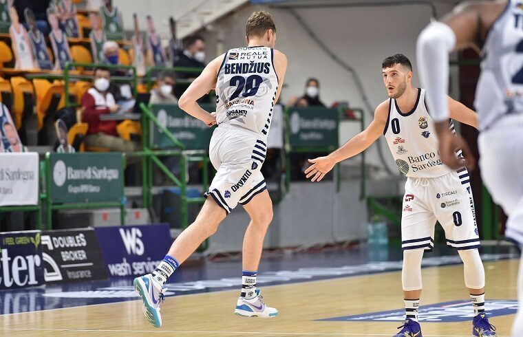 Eimantas Bendzius e Marco Spissu, protagonisti contro Varese | Foto Luigi Canu